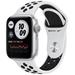 Apple Watch Nike 40mm stříbrný hliník s platinovým/černým sportovním řemínkem