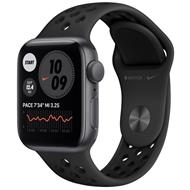 Apple Watch Nike SE 40mm vesmírně šedý hliník s antracitovým / černým sportovním řemínkem