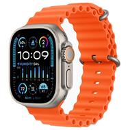 Apple Watch Ultra 2 49mm titanová s oranžovým oceánským řemínkem