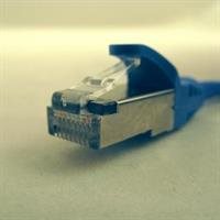 Netrack patch kabel RJ45, s litou ochranou, Cat 5e FTP, 10m modrý